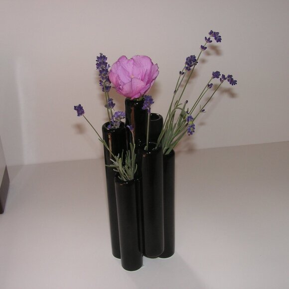 Mikasa Truck Tangent Vase Black Ceramic - Picture 4 of 14